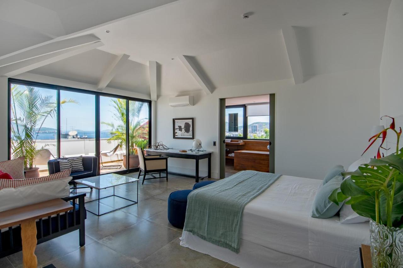 Master Deluxe Room